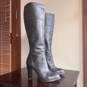 Classic Black Knee-High Leather Boots - Women